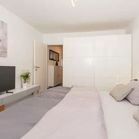 Apartment In - Riviera 51310