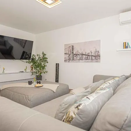 Apartment In - Riviera 51310