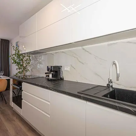 In - Riviera 51310 Apartment Sibenik